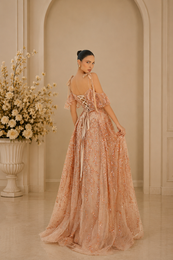 LUX003 The Evening Boutique