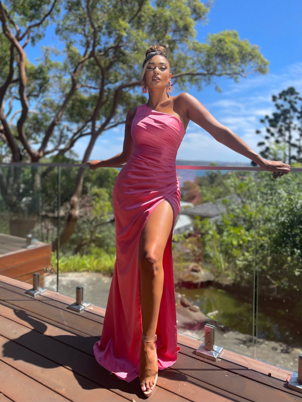 NBM1023 The Evening Boutique