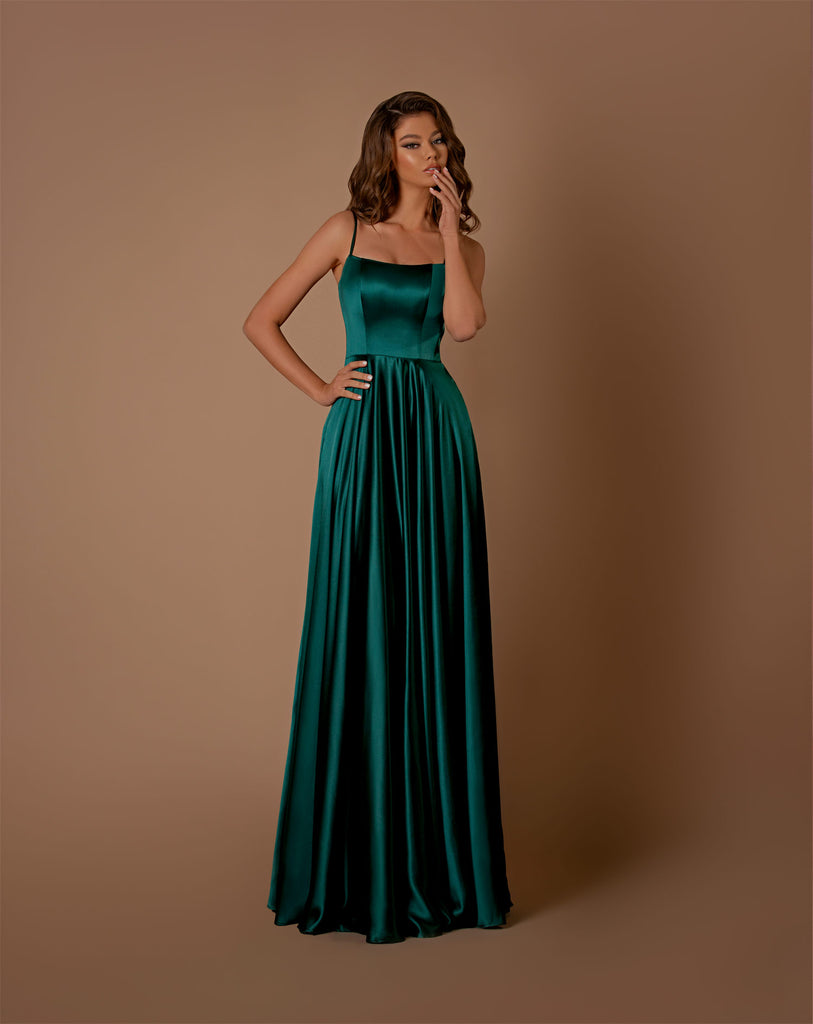 NBM1026 The Evening Boutique