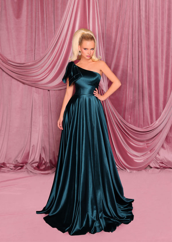 NC3015 The Evening Boutique