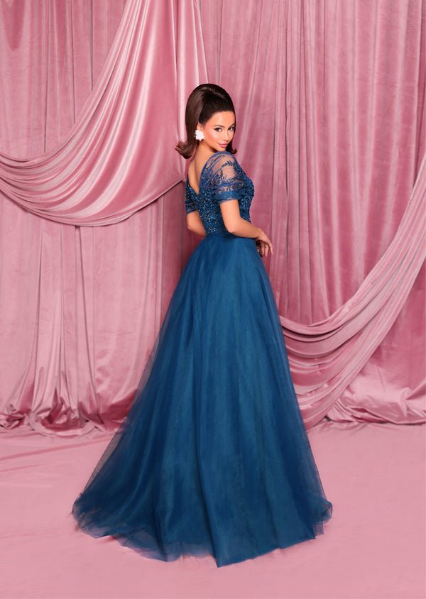 NC3033 The Evening Boutique