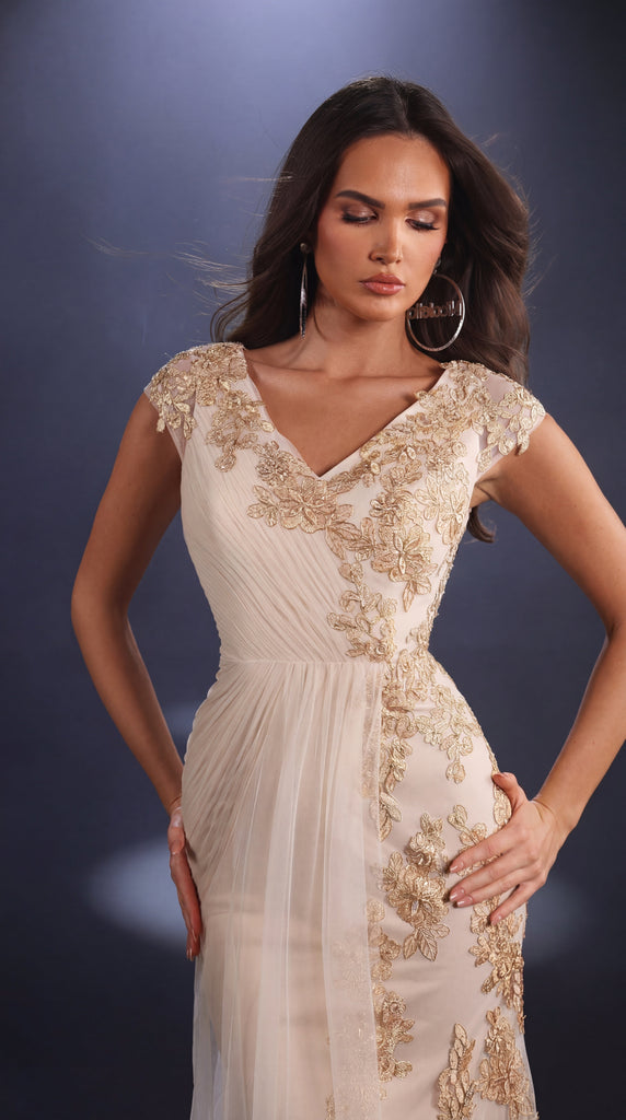 NC4099 The Evening Boutique