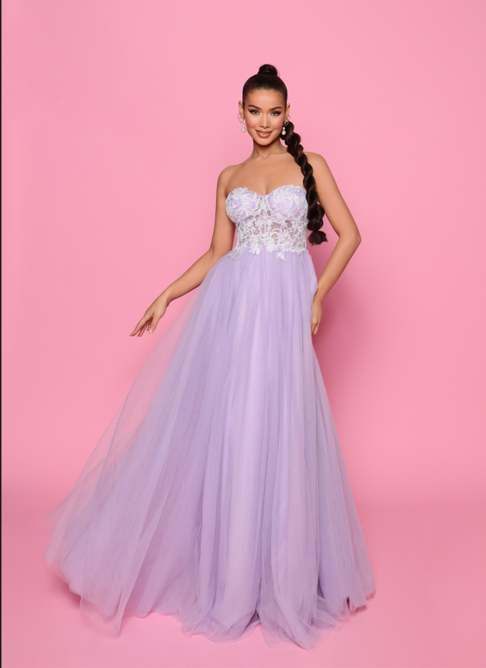 NP147 The Evening Boutique